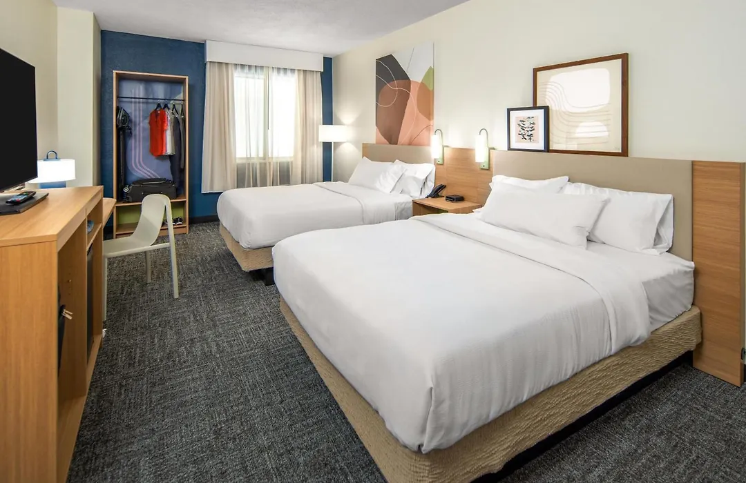 Spark By Hilton Lake George Outlets-1