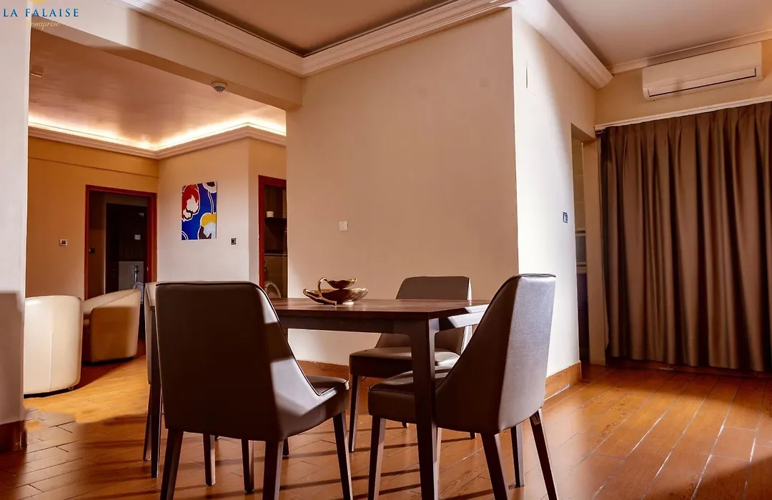 Hotel La Falaise Bonapriso-1