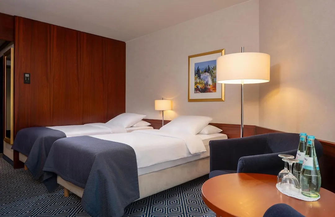 Maritim Hotel Wuerzburg-1