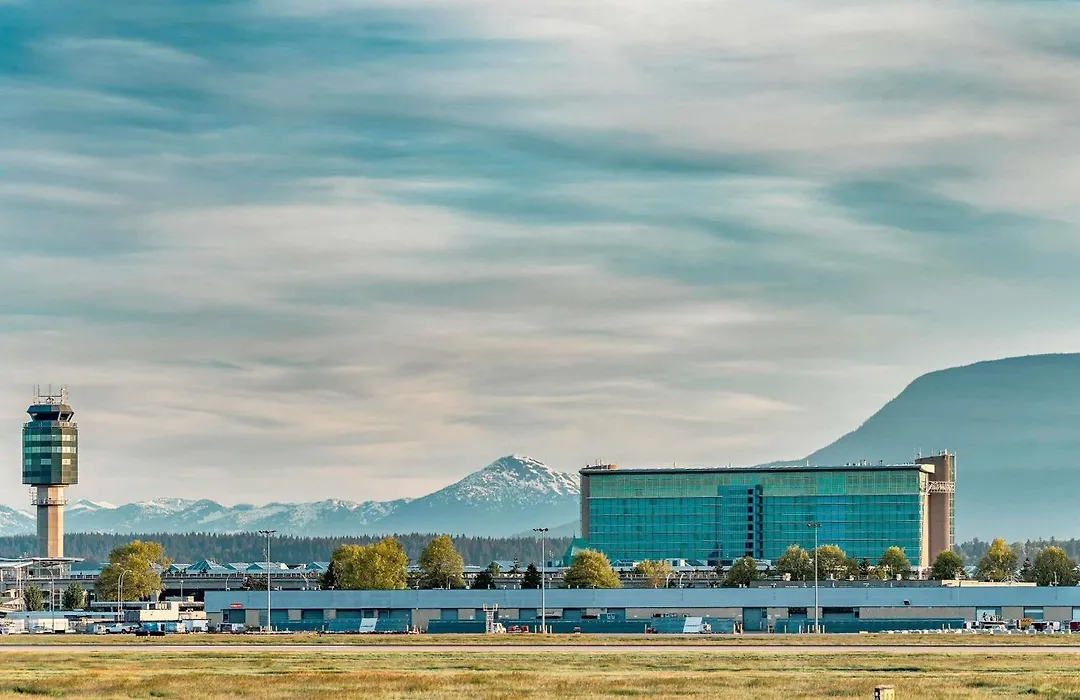 Fairmont Vancouver Airport In-Terminal Hotel-1