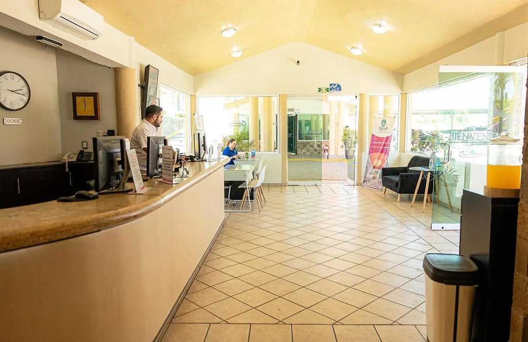 Hotel Splash Inn-1