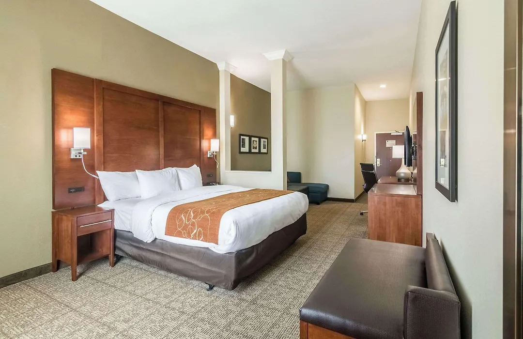 Comfort Suites Meridian And I-40-1