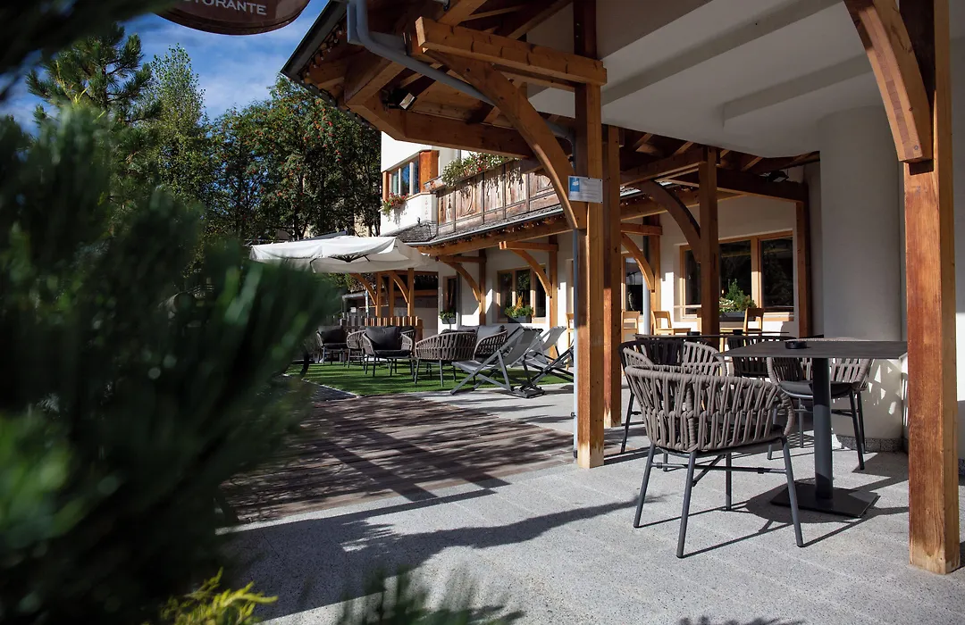 Hotel Crozzon-1