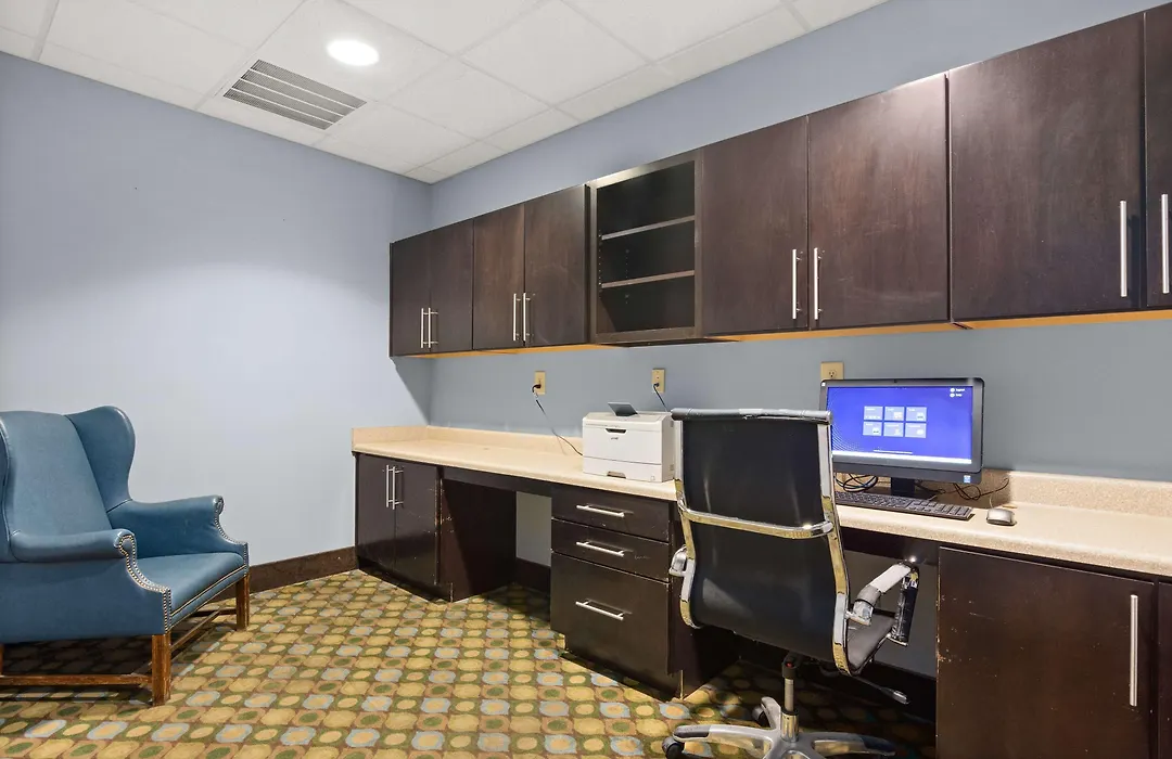 Portland Inn & Suites-1