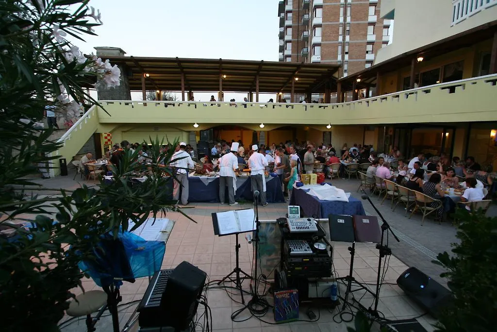 Grand Hotel Azzurra Club-1