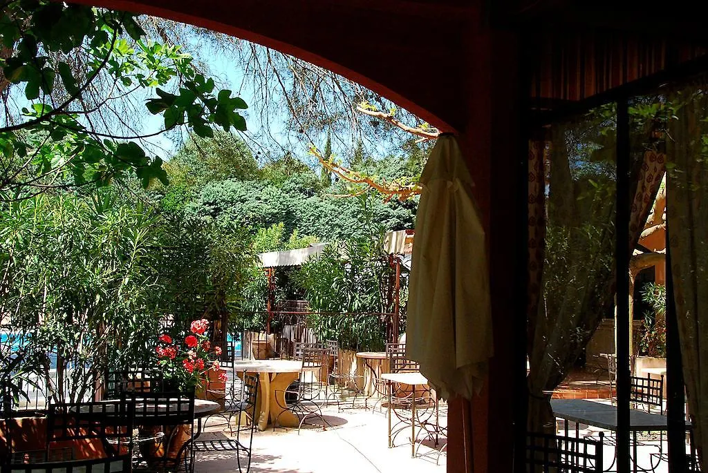 Hotel Les Mazets Des Roches-1