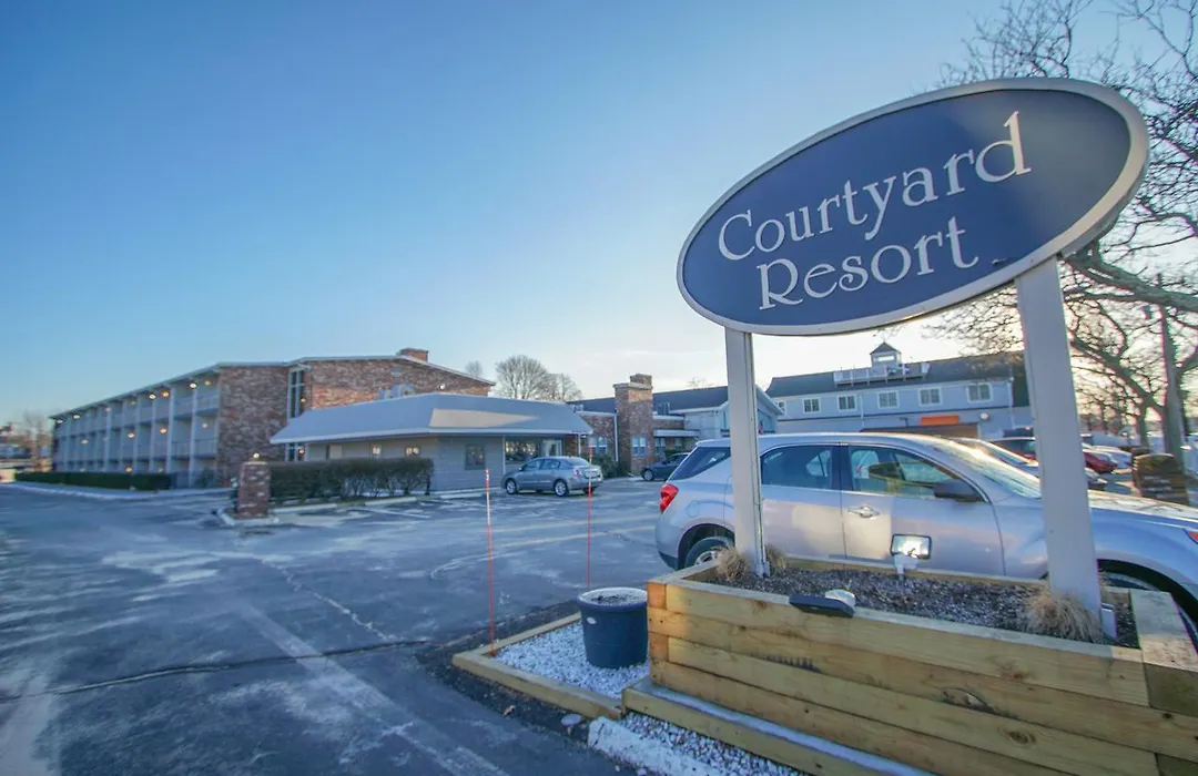 Courtyard Resort-1