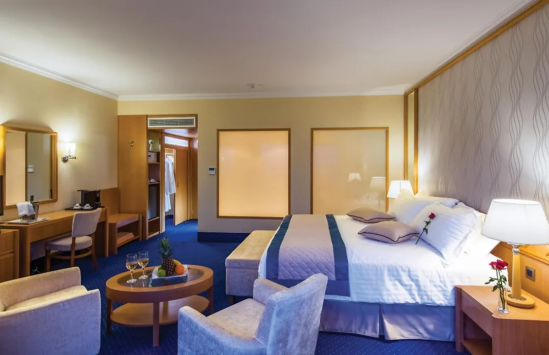 Constantinou Bros Athena Royal Beach Hotel (Adults Only)-1