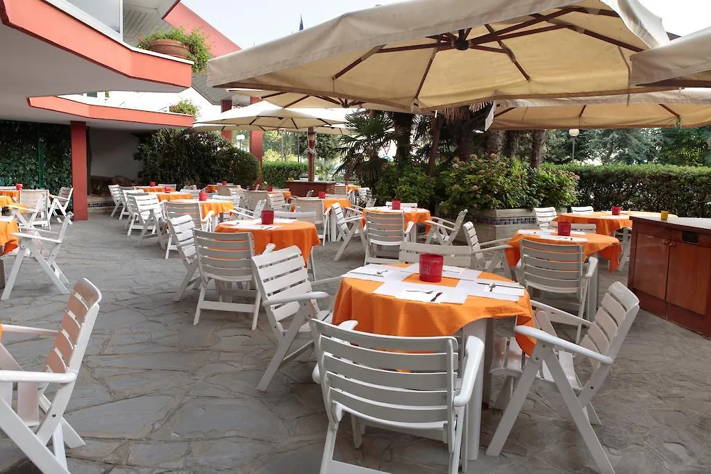 Gallia Club Hotel-1