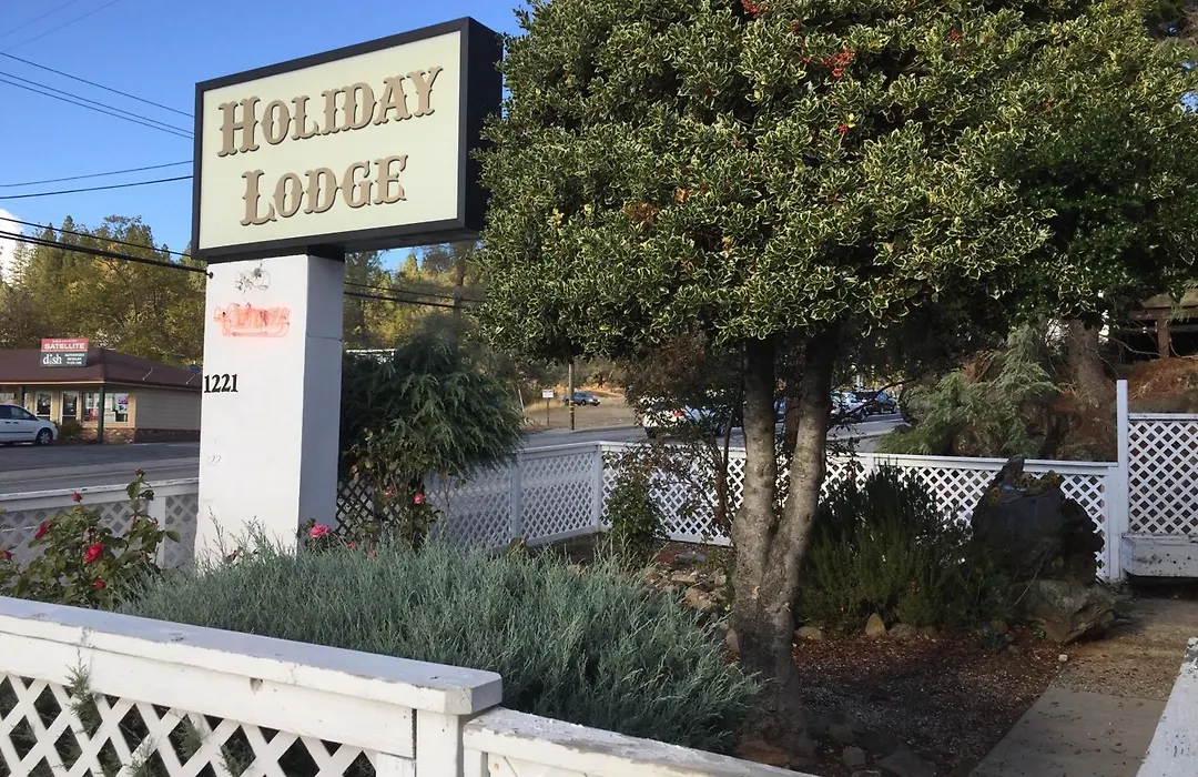 Holiday Lodge-1