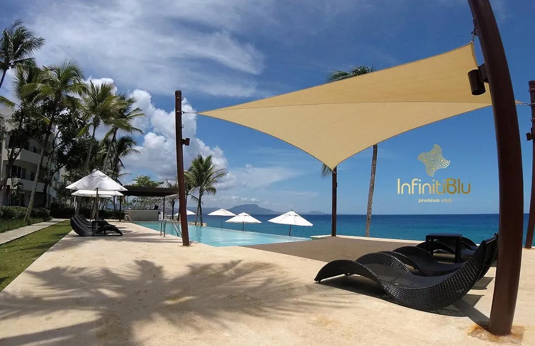 Infiniti Blu Luxury Ocean Front Condos-1