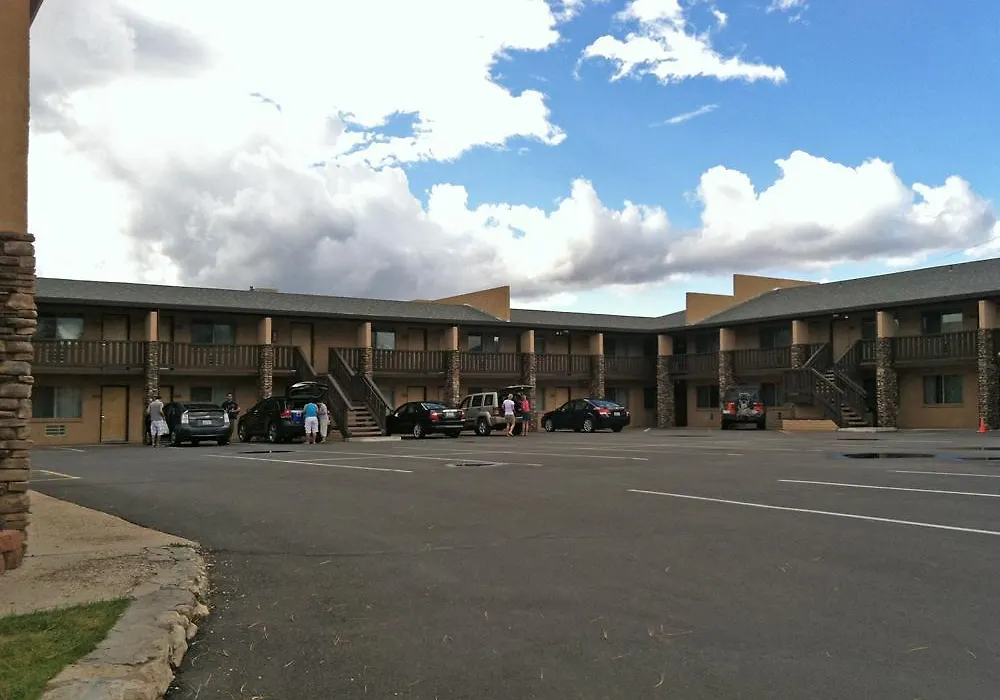 Red Feather Lodge/Hotel-1
