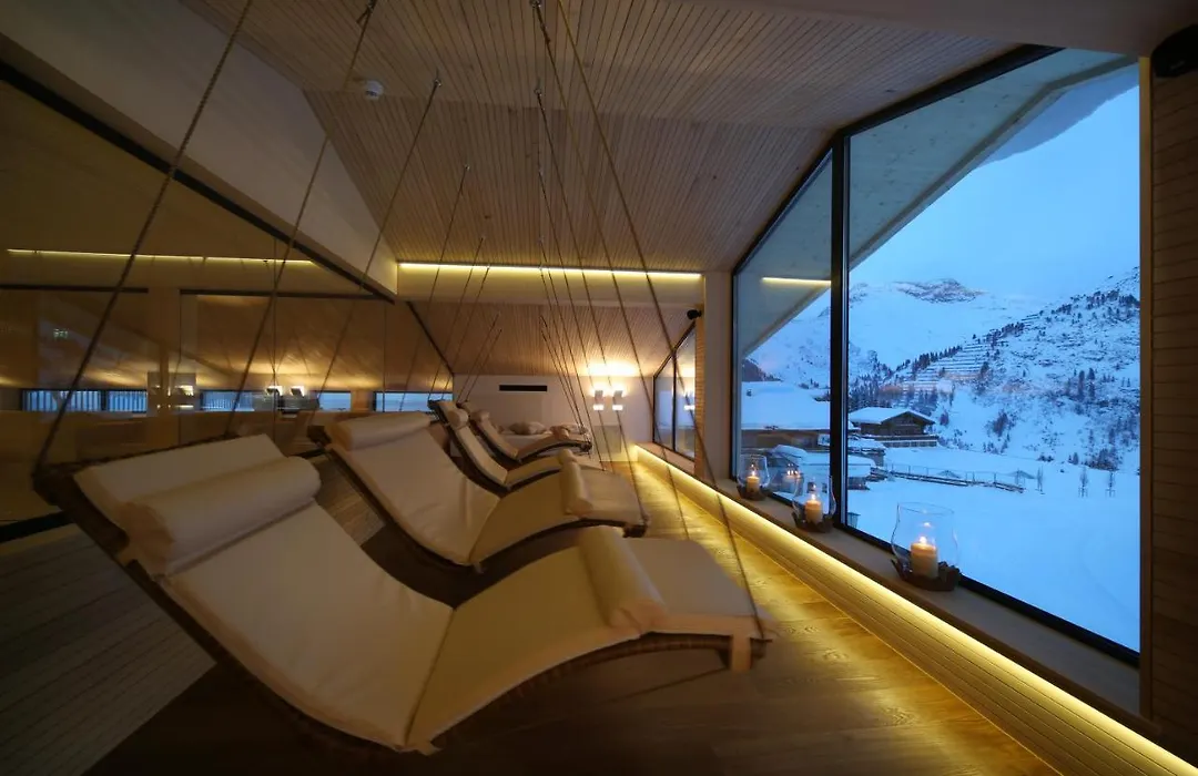 Hotel Bergkristall Oberlech-1