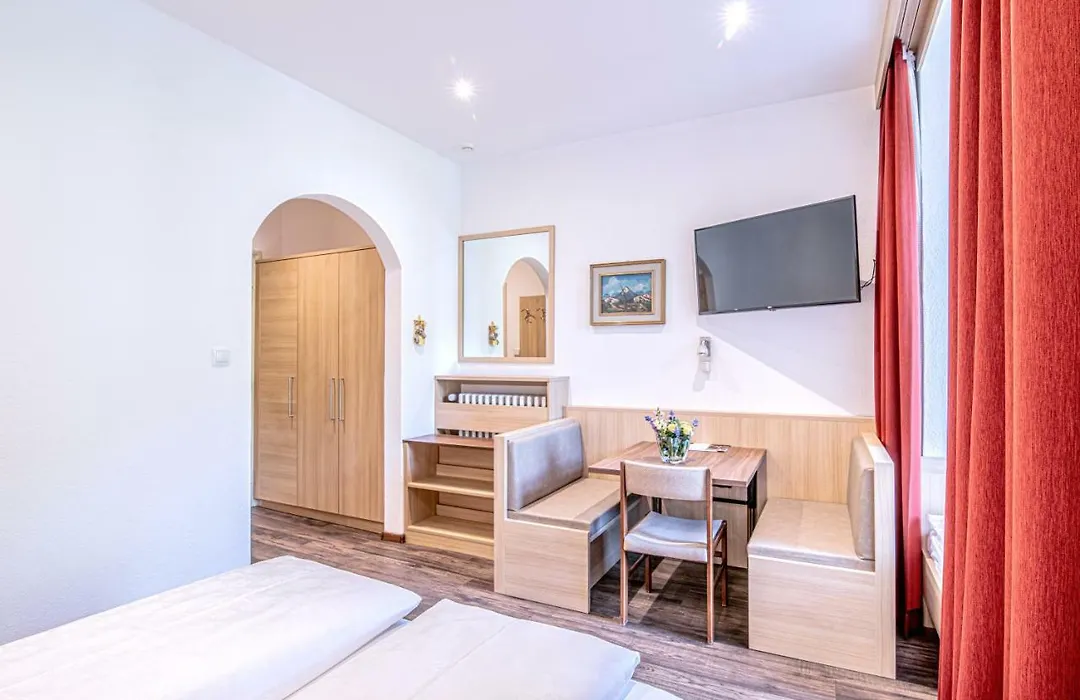 Alpin Hotel Gudrun-1