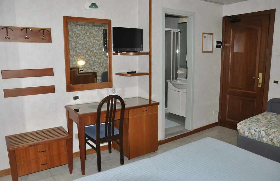Hotel De France-1