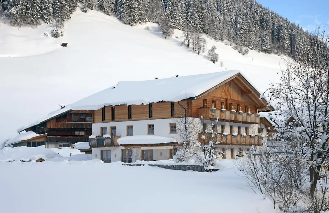 Hotel Alpenfrieden-1