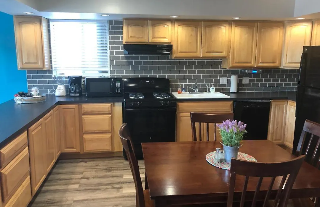 Alexander'S Landing-1