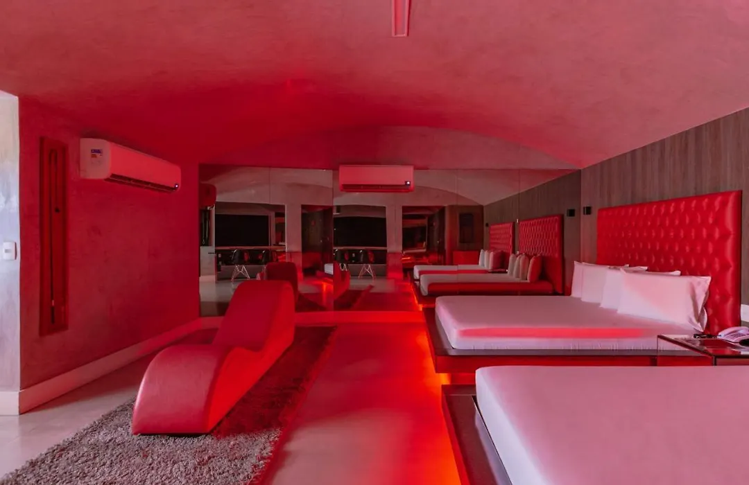 Spa Urbano Motel Adult Only-1