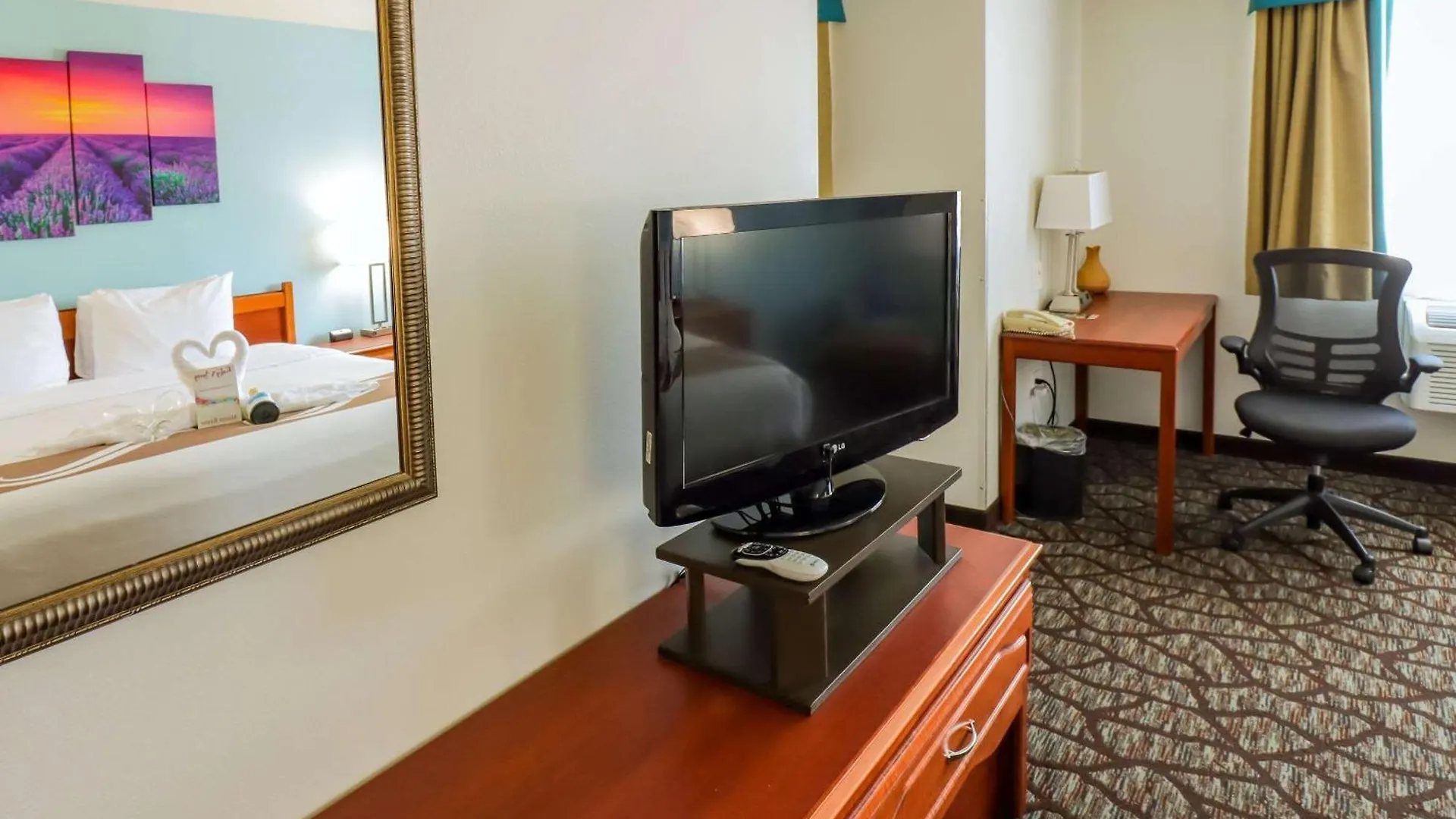 Quality Inn & Suites Sequim At Olympic National Park