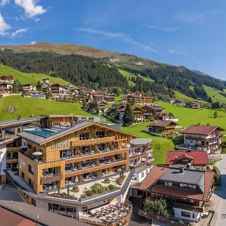 Hotel Alpin Spa Tuxerhof-3