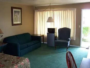 Lake Erie Lodge-2