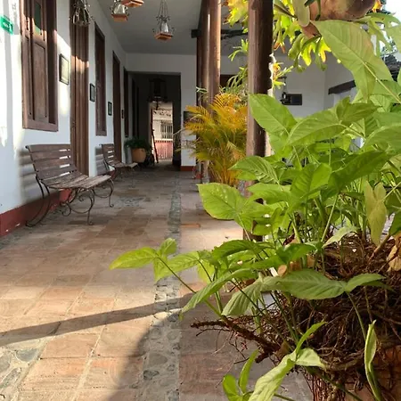 Hotel Casa Antigua Buga-3