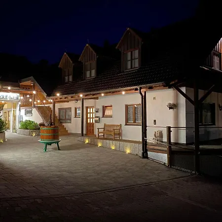 Lug Ins Land Restaurant & Ferienwohnungen-2
