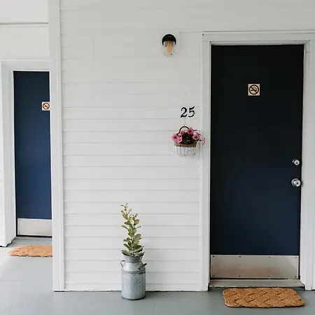 Blue Moon Motel-3