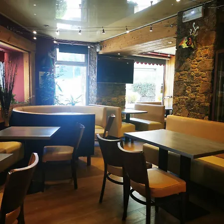 Logis Hotel Restaurant Planes-2