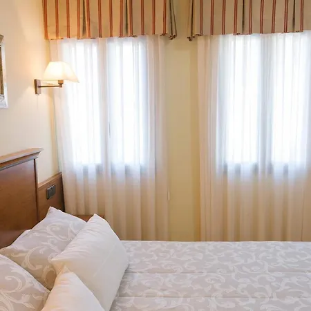 Hotel O Castro-3