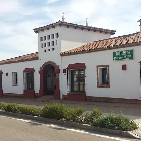 Apartamentos Turísticos - Hostal Los Alisos-2