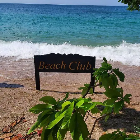 Beach Club Koh Tao-2