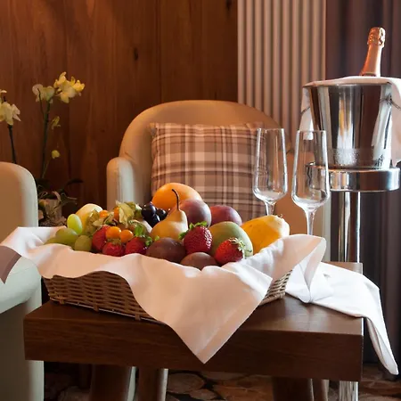 Alexander Charme Hotel-3
