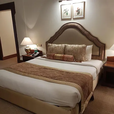 The Palms Town & Country Club - Resort-2