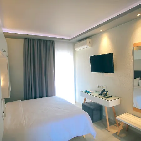 Royal Hotel And Suites-3
