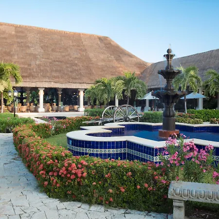 Grand Palladium Colonial Resort & Spa-2
