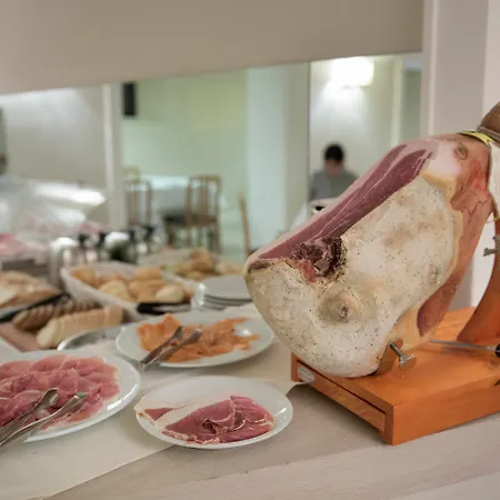 Hotel De La Ville-3