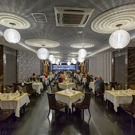 Royal Holiday Palace-2