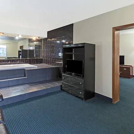 Days Inn By Wyndham Oklahoma City Fairground-3