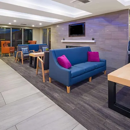 La Quinta By Wyndham Orange County Airport-3