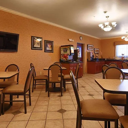 Best Western Inn & Suites - Henrietta-3