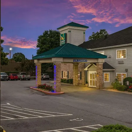 Quality Inn & Suites Hendersonville - Flat Rock-3