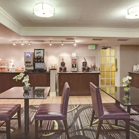 Days Inn By Wyndham Gainesville Florida-3