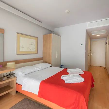 Hotel Aurora-3