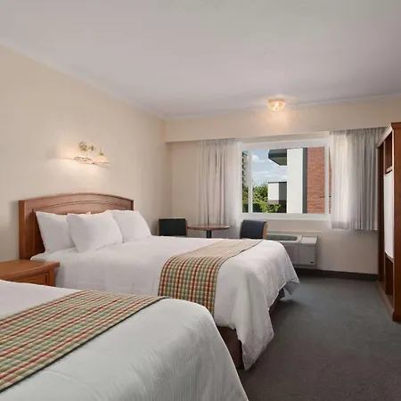 Travelodge By Wyndham Kamloops-3