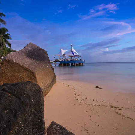 Coco De Mer Hotel And Black Parrot Suites-3