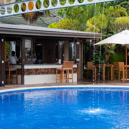 Coco De Mer Hotel And Black Parrot Suites-3