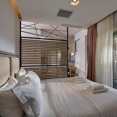 Seascape Luxury Residences (Adults Only)-3