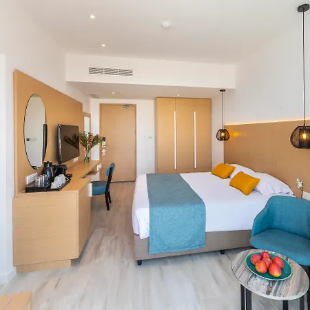 Leonardo Crystal Cove Hotel & Spa - Adults Only-2