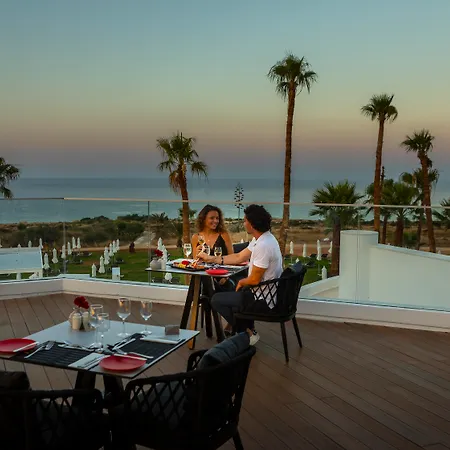 Leonardo Crystal Cove Hotel & Spa - Adults Only-3
